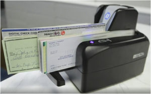 TellerScan TS250 scanning checks